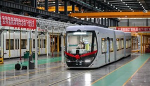 国内首列氢能源智轨电车下线 加氢一次200 多公里